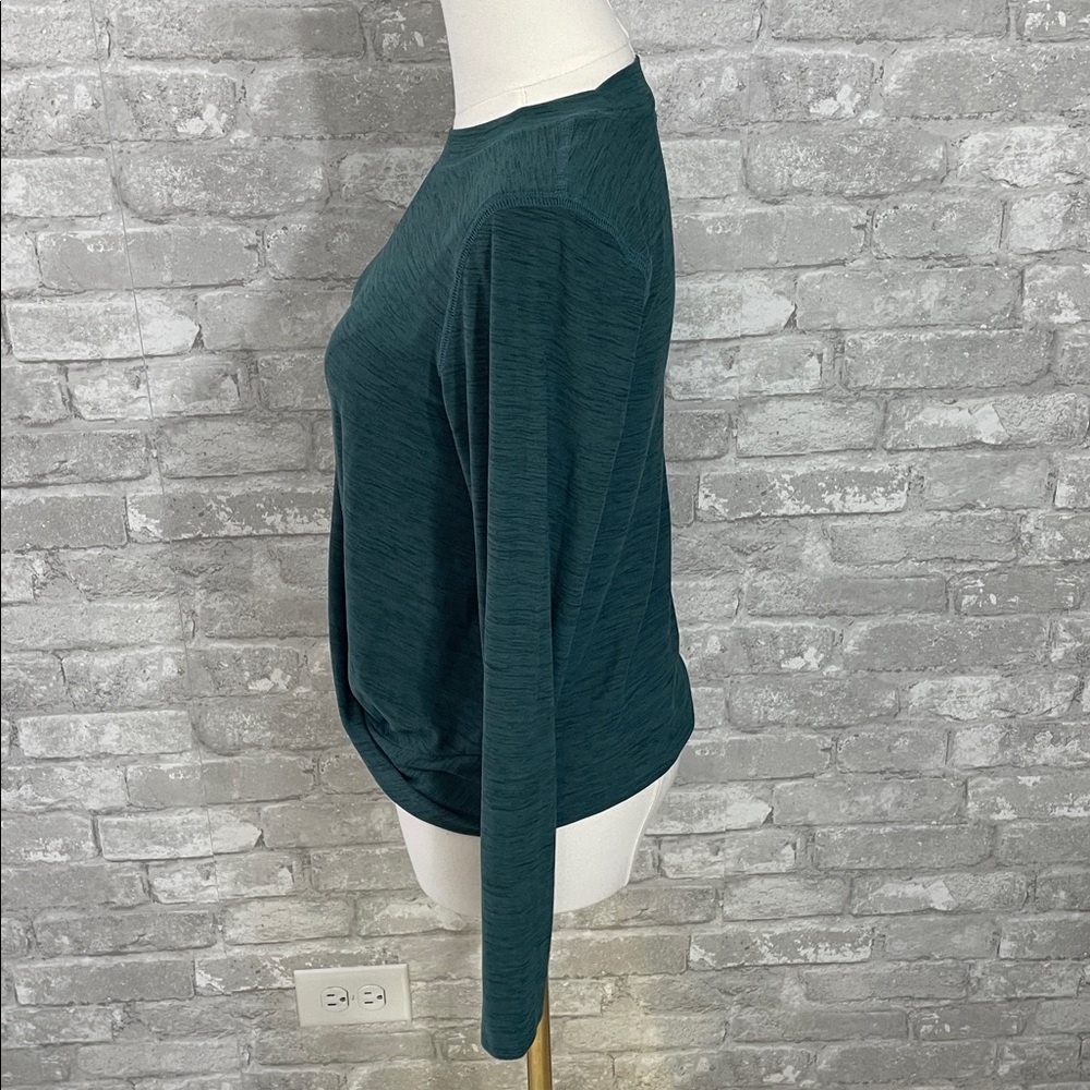 Old Navy Emerald Long Sleeve Breathe On Knot Tee - Picture 2 of 6